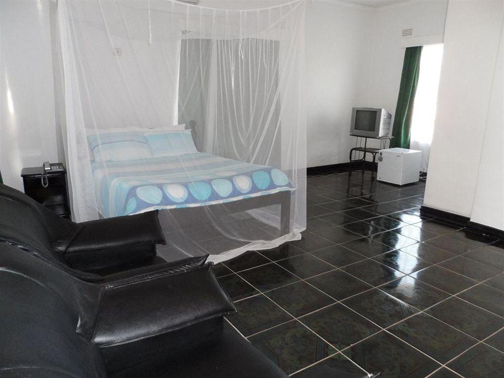 Skinny Hippos Lodge Mangochi Exteriér fotografie