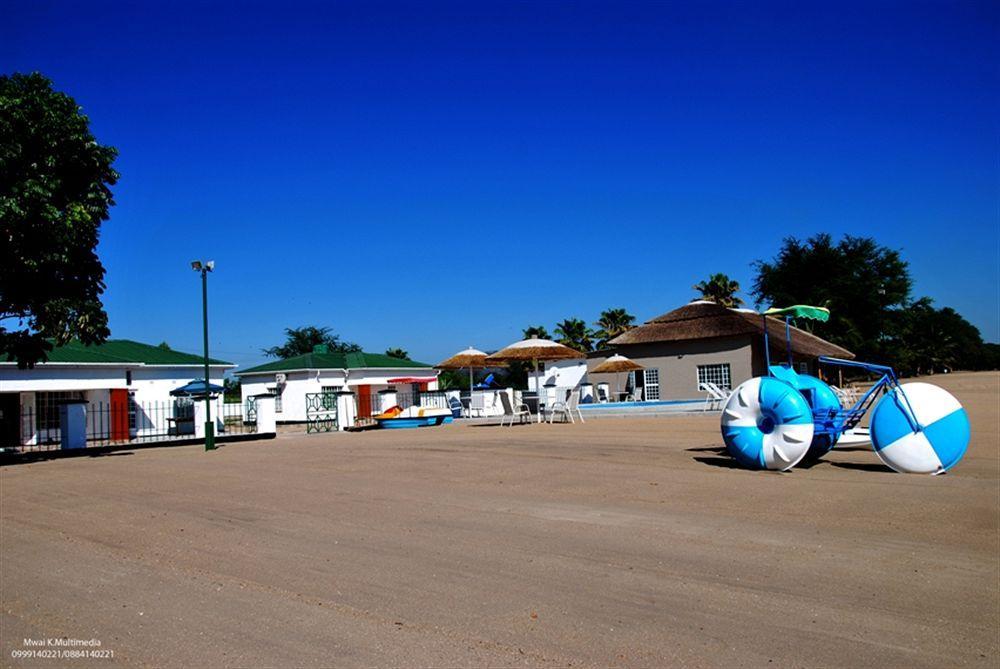 Skinny Hippos Lodge Mangochi Exteriér fotografie